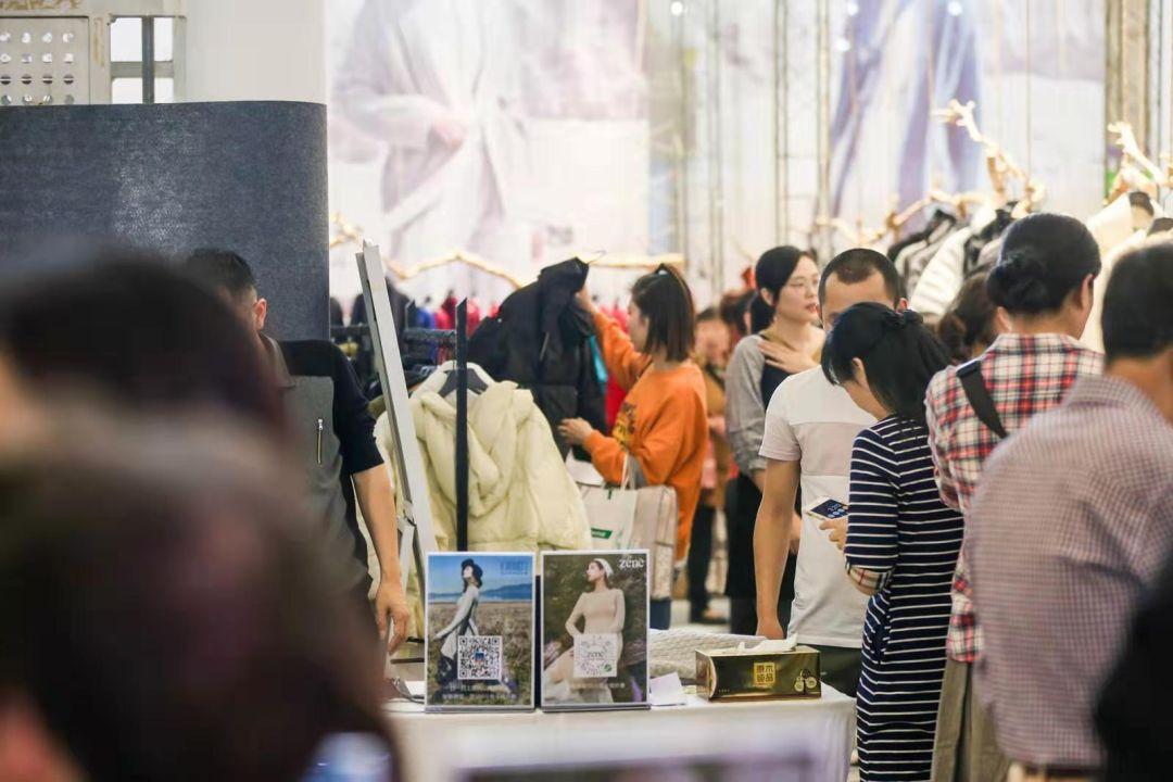 下载!246天天好釆免费大全和新奥2025资料大全最新版本_前方是否充满希望;知识引导的未来、研究作答落实解释