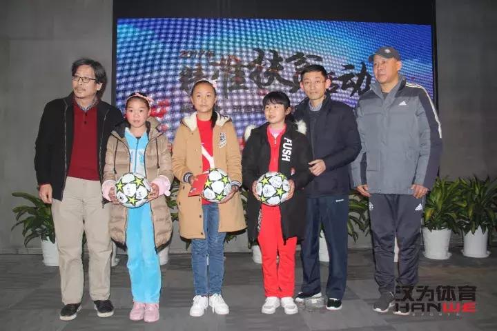 男子孝心涌动，为救母亲买基金的温情故事 男子为救母亲买基金