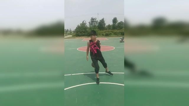 新手学篮球必备招式图解 新手学篮球必备招式图解