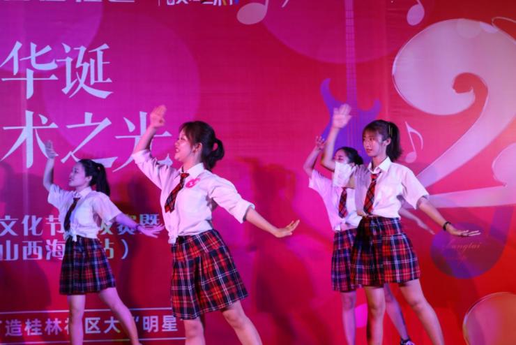天才理财少女，金融界的璀璨新星 天才理财少女